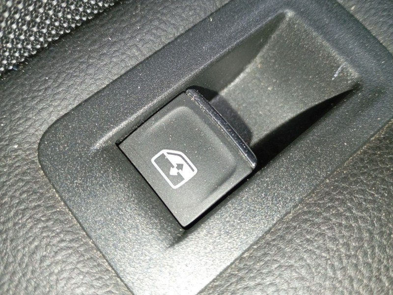 Recambio de mando elevalunas trasero izquierdo para seat tarraco (kn2) 2.0 tdi referencia OEM IAM   
