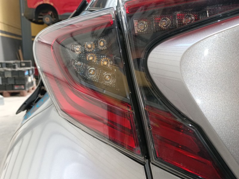 Recambio de piloto trasero izquierdo para toyota c-hr (_x1_) 1.8 hybrid (zyx10_, zyx11_) referencia OEM IAM   
