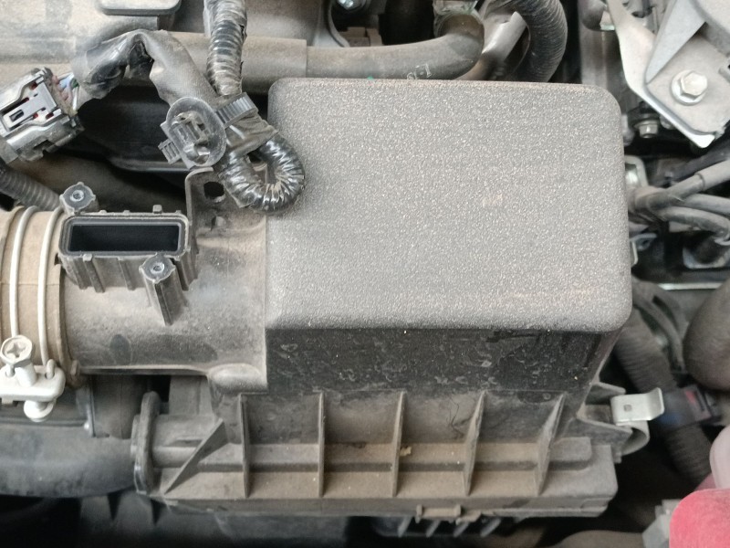 Recambio de filtro aire para toyota c-hr (_x1_) 1.8 hybrid (zyx10_, zyx11_) referencia OEM IAM   