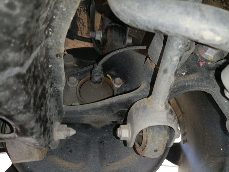Recambio de mangueta trasera izquierda para toyota c-hr (_x1_) 1.8 hybrid (zyx10_, zyx11_) referencia OEM IAM   