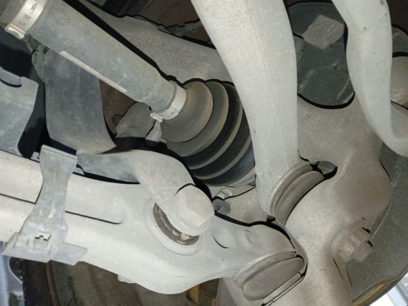 Recambio de mangueta delantera izquierda para mercedes-benz clase e t-model (s213) e 300 de 4-matic (213.211) referencia OEM IAM