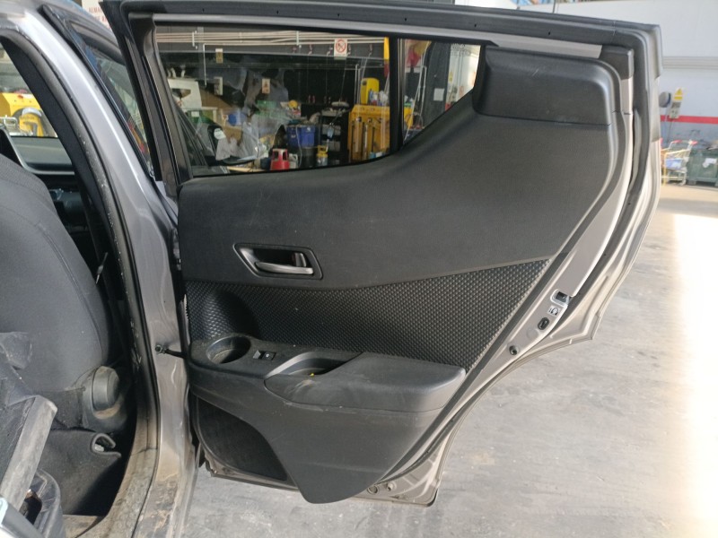 Recambio de guarnecido puerta trasera derecha para toyota c-hr (_x1_) 1.8 hybrid (zyx10_, zyx11_) referencia OEM IAM   