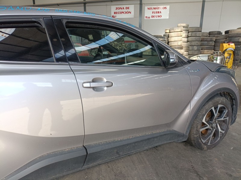Recambio de puerta delantera derecha para toyota c-hr (_x1_) 1.8 hybrid (zyx10_, zyx11_) referencia OEM IAM   