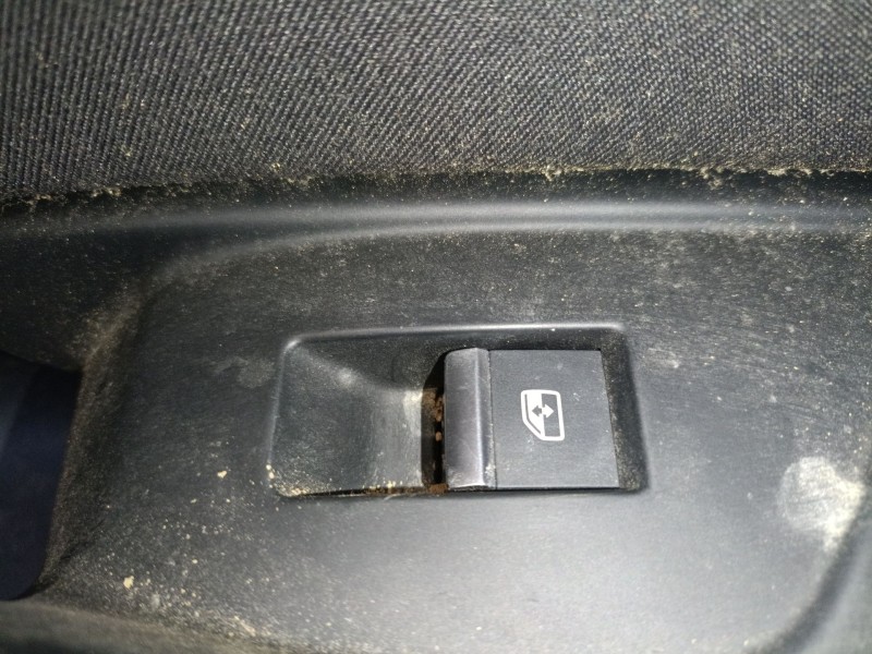 Recambio de mando elevalunas trasero derecho para audi a4 b9 (8w2, 8wc) 2.0 tdi referencia OEM IAM   