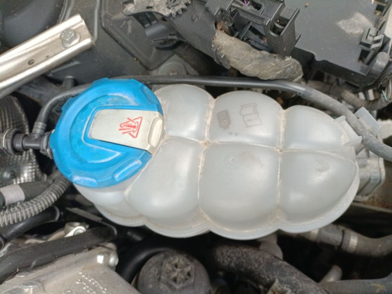 Recambio de deposito expansion para audi a4 b9 (8w2, 8wc) 2.0 tdi referencia OEM IAM   