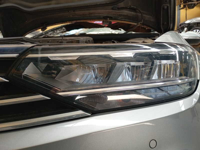 Recambio de faro izquierdo xenon para volkswagen passat b8 (3g2, cb2) 2.0 tdi referencia OEM IAM   