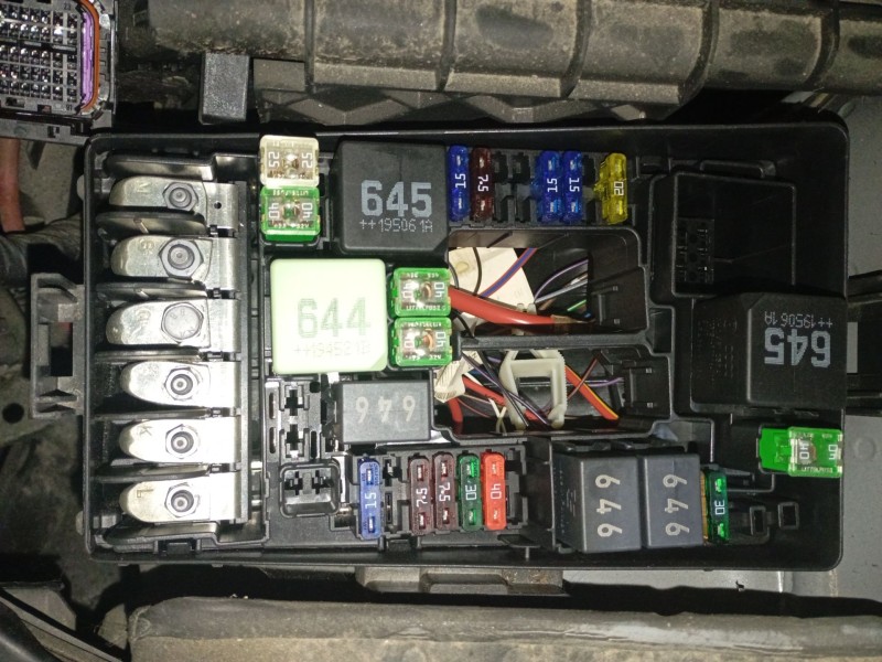Recambio de caja reles / fusibles para volkswagen passat b8 (3g2, cb2) 2.0 tdi referencia OEM IAM   