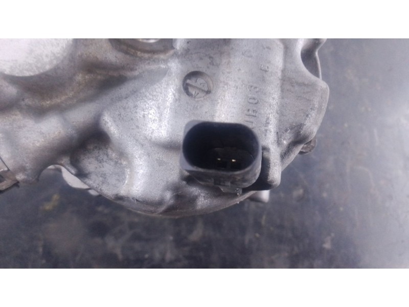 Recambio de compresor aire acondicionado para audi q3 (8ub, 8ug) 2.0 tdi referencia OEM IAM 5Q0816803D  