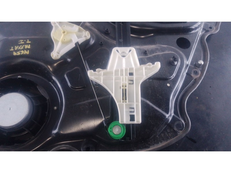 Recambio de elevalunas trasero izquierdo para volkswagen passat b6 (3c2) 1.9 tdi referencia OEM IAM   