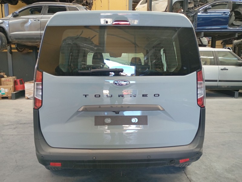 ford tourneo combi v769 del año 2024