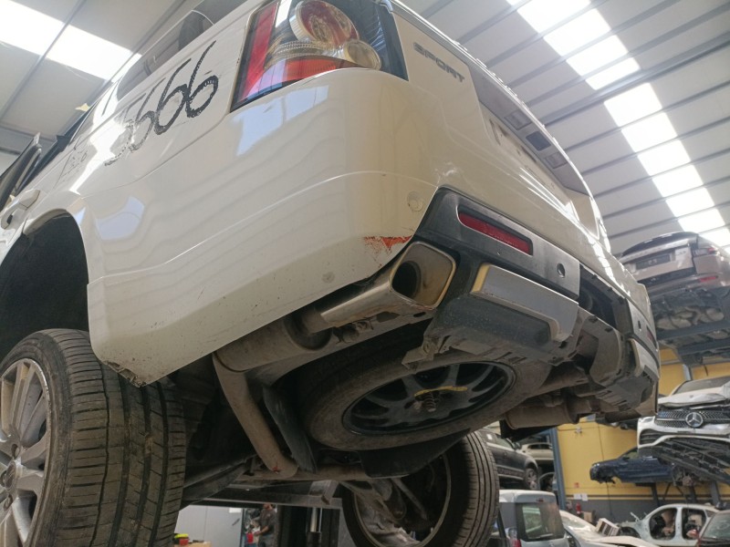 Recambio de paragolpes trasero para land rover range rover sport i (l320) 3.0 d 4x4 referencia OEM IAM   