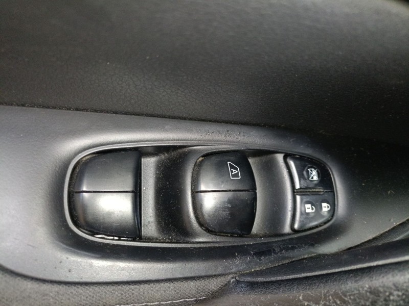Recambio de mando elevalunas delantero izquierdo para nissan qashqai ii (j11, j11_) 1.6 dci referencia OEM IAM   