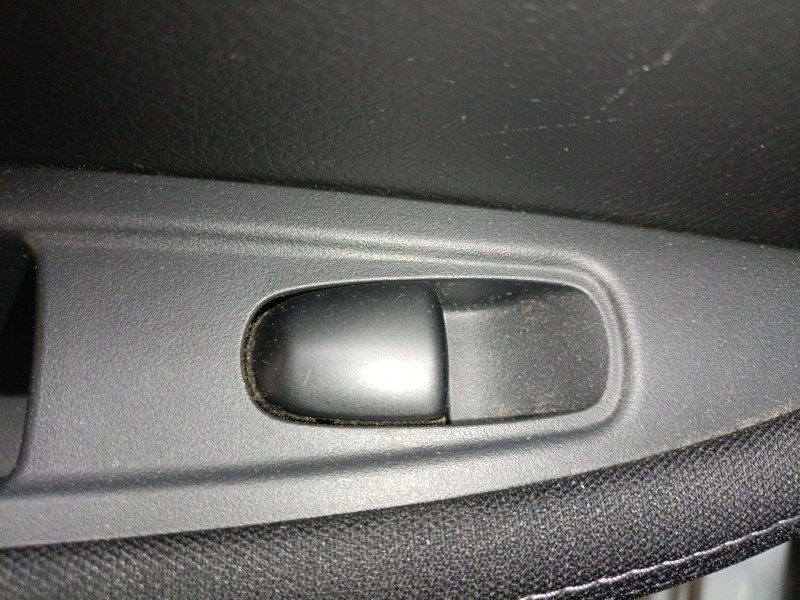 Recambio de mando elevalunas trasero izquierdo para nissan qashqai ii (j11, j11_) 1.6 dci referencia OEM IAM   