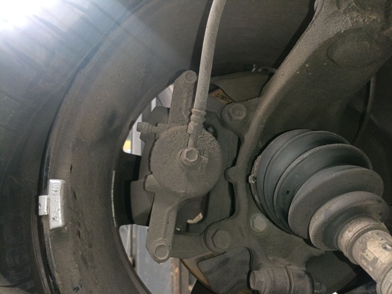 Recambio de pinza freno delantera derecha para nissan qashqai ii (j11, j11_) 1.6 dci referencia OEM IAM   