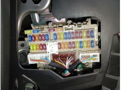 CAJA RELES / FUSIBLES 