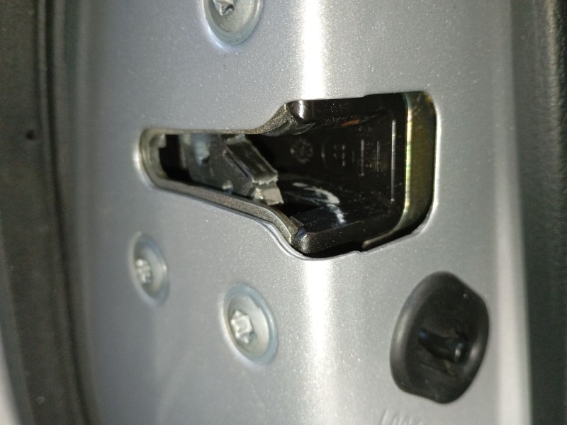 Recambio de cerradura puerta trasera izquierda para nissan x-trail iii (t32_, t32r, t32rr) 1.6 dci (t32) referencia OEM IAM   