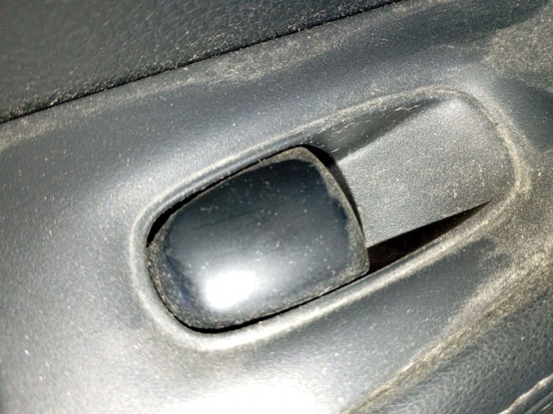 Recambio de mando elevalunas trasero izquierdo para nissan x-trail iii (t32_, t32r, t32rr) 1.6 dci (t32) referencia OEM IAM   