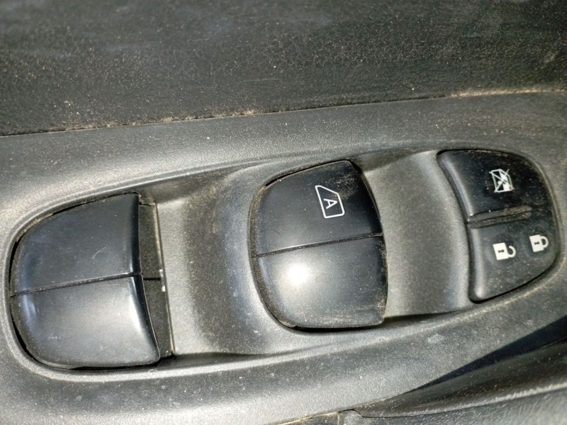 Recambio de mando elevalunas delantero izquierdo para nissan x-trail iii (t32_, t32r, t32rr) 1.6 dci (t32) referencia OEM IAM   