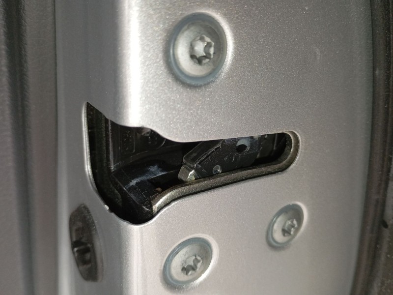 Recambio de cerradura puerta trasera derecha para nissan x-trail iii (t32_, t32r, t32rr) 1.6 dci (t32) referencia OEM IAM   