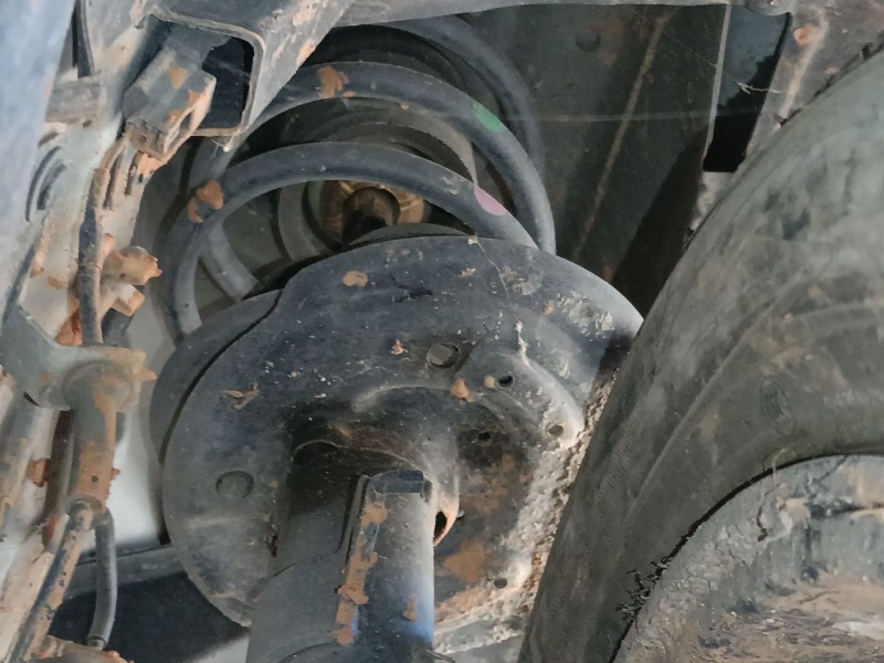 Recambio de amortiguador delantero izquierdo para nissan qashqai ii (j11, j11_) 1.5 dci referencia OEM IAM   