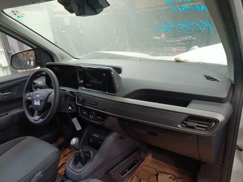 ford transit courier del año 2024
