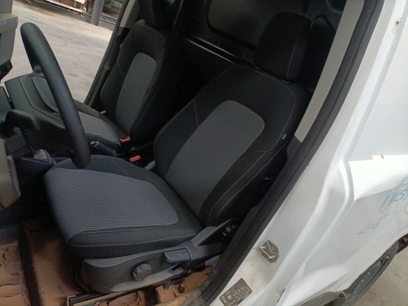 ford transit courier del año 2024