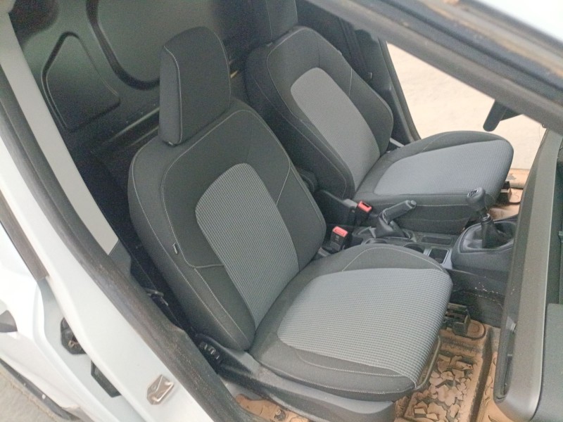 ford transit courier del año 2024