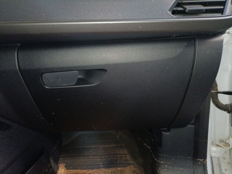Recambio de guantera para ford transit courier referencia OEM IAM   