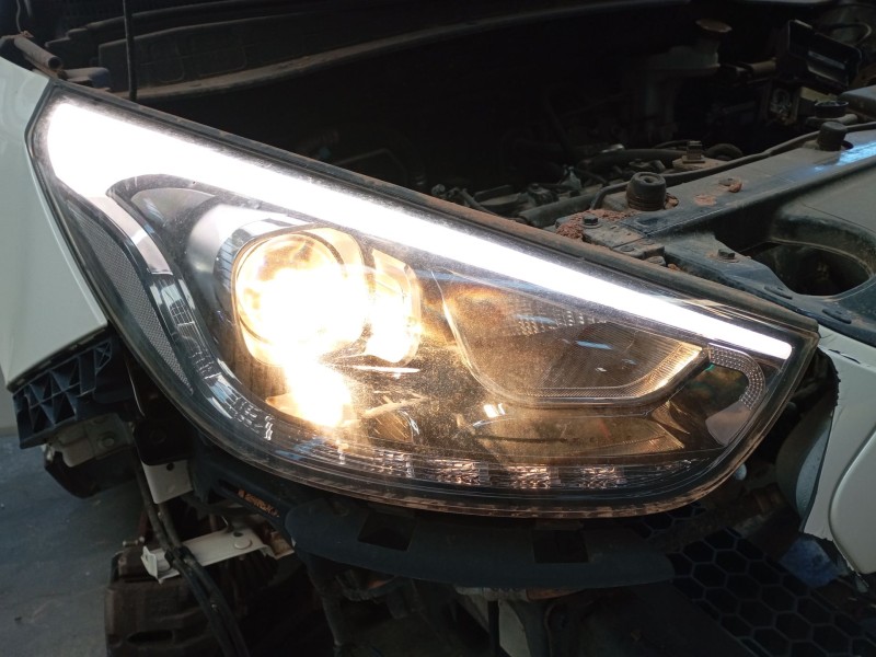 Recambio de faro derecho para hyundai ix35 (lm, el, elh) 1.6 referencia OEM IAM   