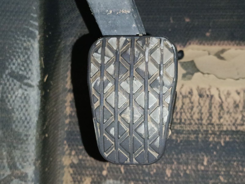 Recambio de pedal embrague para ford transit courier referencia OEM IAM   