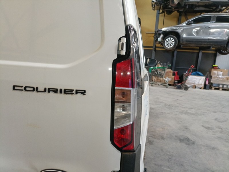 Recambio de piloto trasero derecho para ford transit courier referencia OEM IAM   