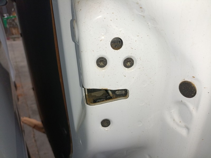 Recambio de cerradura puerta trasera derecha para ford transit courier referencia OEM IAM   
