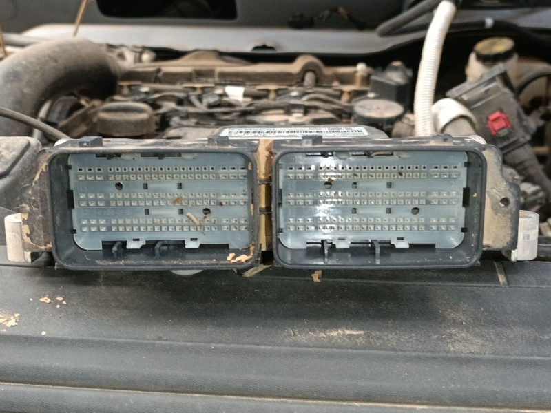 Recambio de centralita motor uce para ford transit courier referencia OEM IAM R2XA12A650GA 0281040125 
