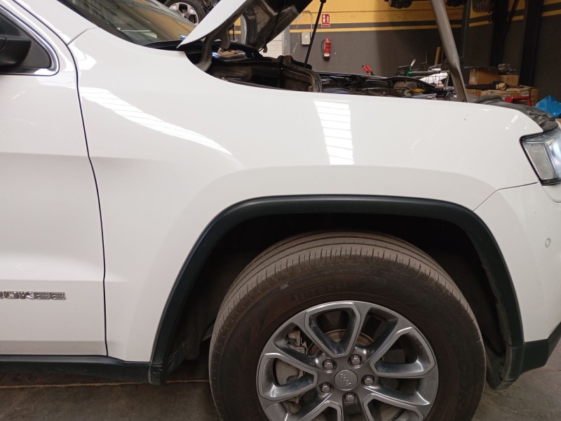 Recambio de aleta delantera derecha para jeep grand cherokee iv (wk, wk2) 3.0 crd v6 4x4 referencia OEM IAM   
