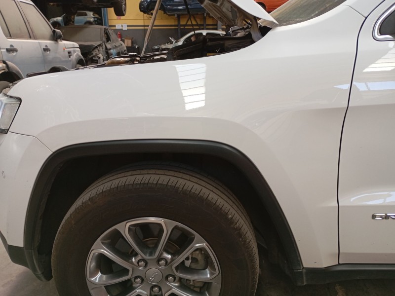 Recambio de aleta delantera izquierda para jeep grand cherokee iv (wk, wk2) 3.0 crd v6 4x4 referencia OEM IAM   