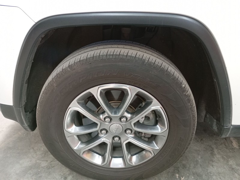 Recambio de aletin delantero izquierdo para jeep grand cherokee iv (wk, wk2) 3.0 crd v6 4x4 referencia OEM IAM   