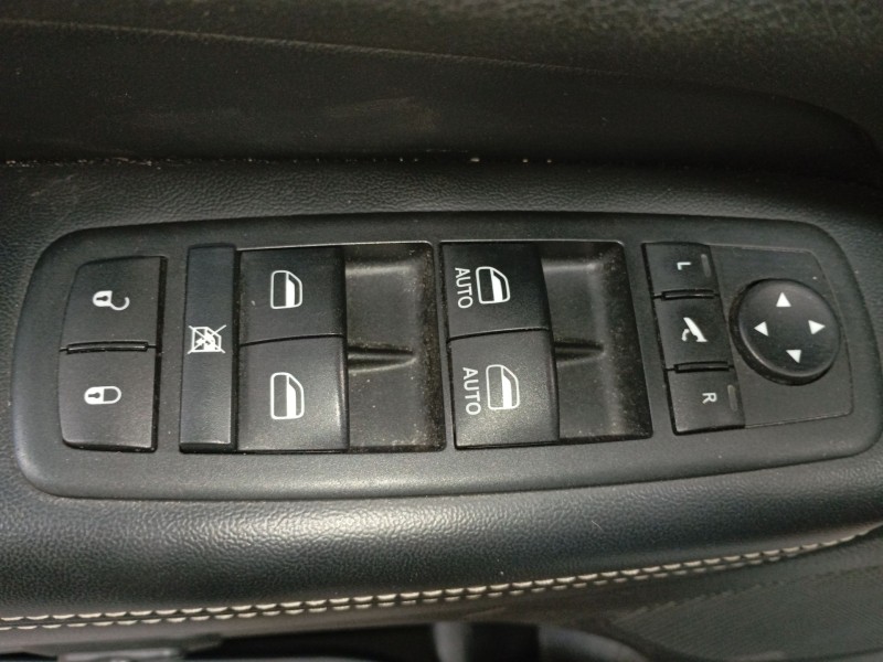Recambio de mando elevalunas delantero izquierdo para jeep grand cherokee iv (wk, wk2) 3.0 crd v6 4x4 referencia OEM IAM   