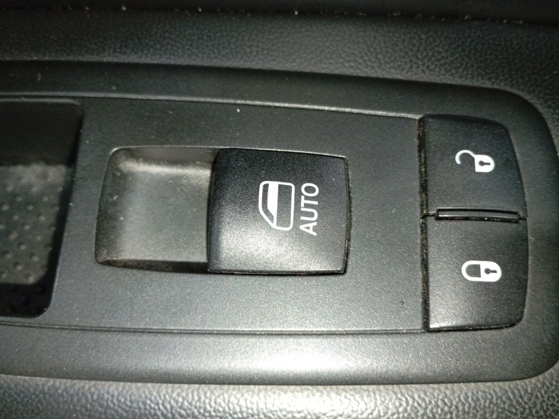 Recambio de mando elevalunas delantero derecho para jeep grand cherokee iv (wk, wk2) 3.0 crd v6 4x4 referencia OEM IAM   