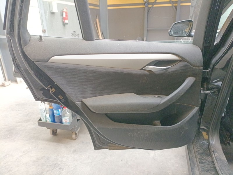 Recambio de guarnecido puerta trasera izquierda para bmw x1 (e84) xdrive 18 d referencia OEM IAM   