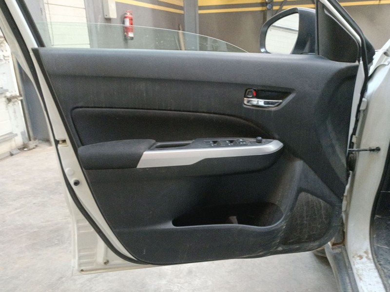 Recambio de guarnecido puerta delantera izquierda para suzuki vitara (ly) 1.6 ddis allgrip (apk 416d) referencia OEM IAM   
