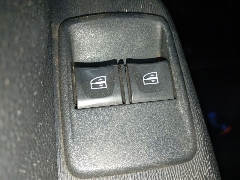 Recambio de mando elevalunas delantero izquierdo para dacia dokker monospace (ke_) 1.5 blue dci 95 (kejl) referencia OEM IAM   