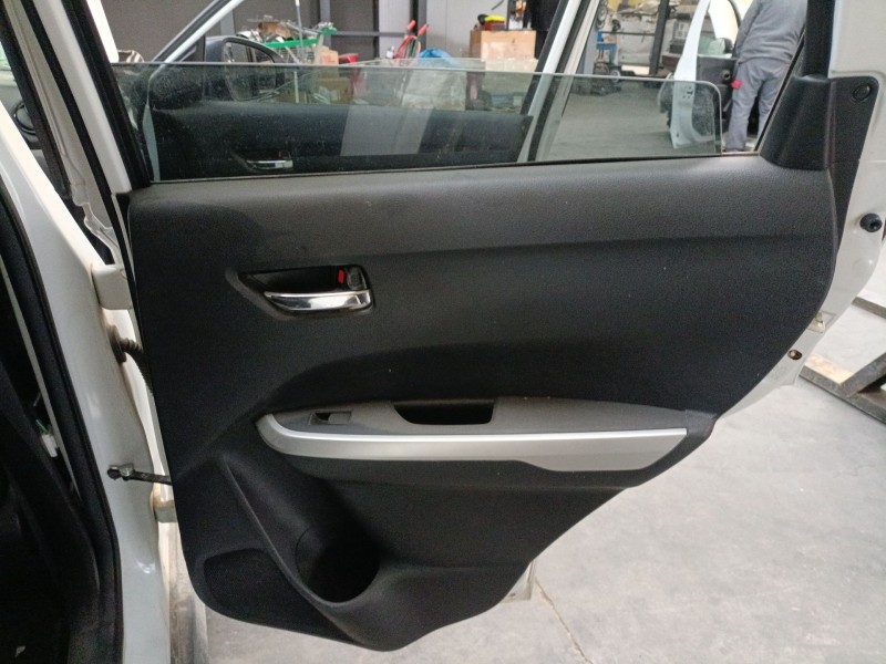 Recambio de guarnecido puerta trasera derecha para suzuki vitara (ly) 1.6 ddis allgrip (apk 416d) referencia OEM IAM   
