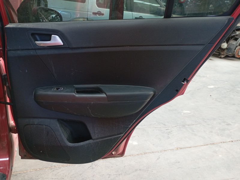 Recambio de guarnecido puerta trasera derecha para kia sportage iv (ql, qle) 1.6 crdi referencia OEM IAM   