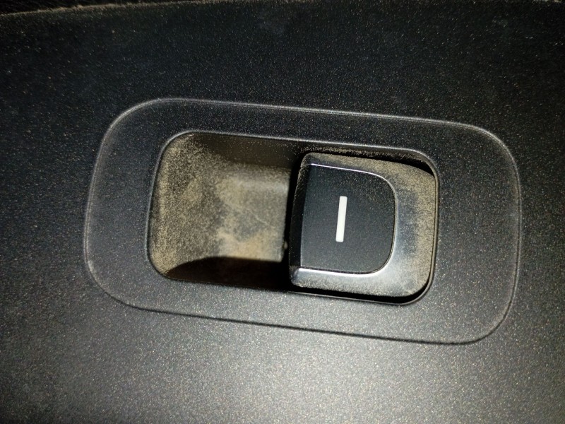 Recambio de mando elevalunas trasero derecho para kia sportage iv (ql, qle) 1.6 crdi referencia OEM IAM   