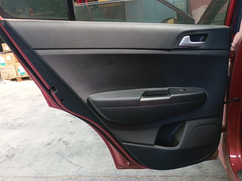 Recambio de guarnecido puerta trasera izquierda para kia sportage iv (ql, qle) 1.6 crdi referencia OEM IAM   