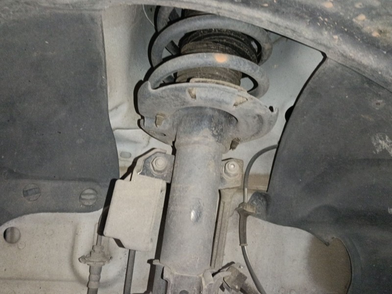 Recambio de amortiguador delantero izquierdo para ford tourneo courier b460 monospace 1.5 tdci referencia OEM IAM   