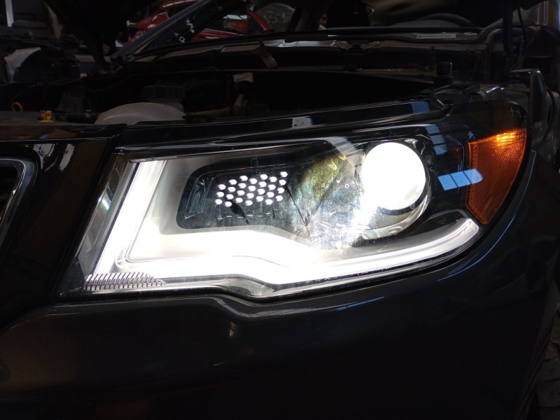 Recambio de faro izquierdo xenon para jeep compass (mp, m6, mv, m7) 2.0 crd 4x4 referencia OEM IAM   