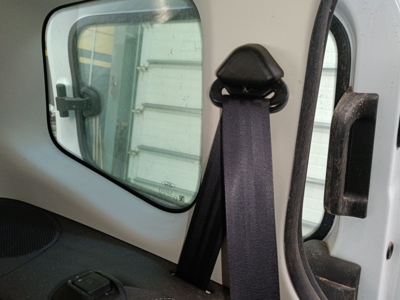 Recambio de cinturon seguridad trasero izquierdo para ford tourneo courier b460 monospace 1.5 tdci referencia OEM IAM   