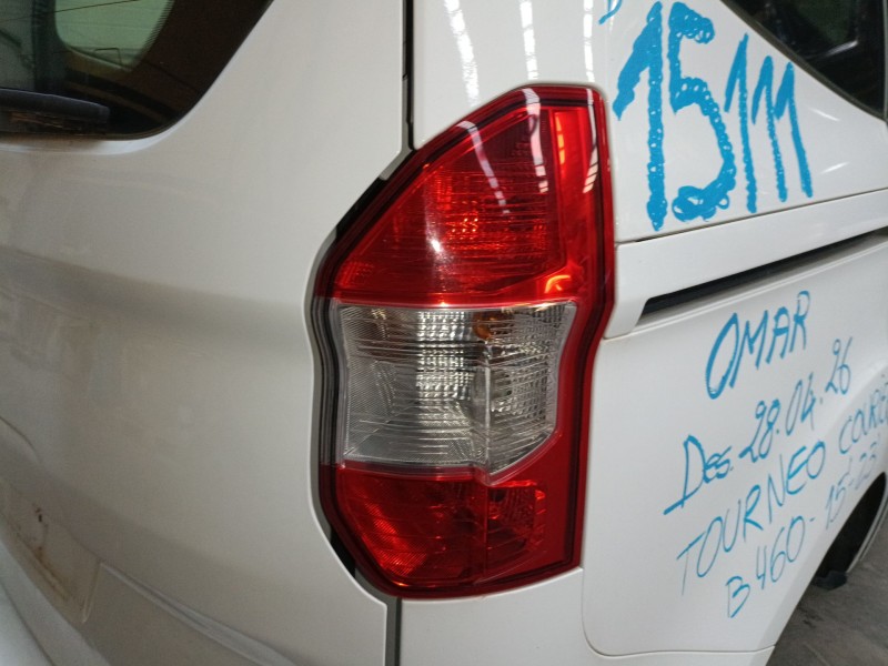 Recambio de piloto trasero derecho para ford tourneo courier b460 monospace 1.5 tdci referencia OEM IAM   