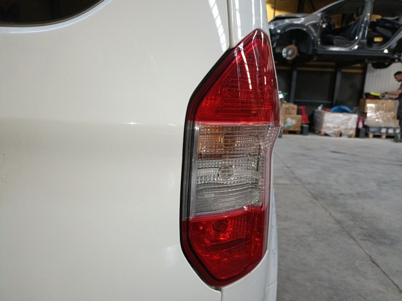 Recambio de piloto trasero derecho para ford tourneo courier b460 monospace 1.5 tdci referencia OEM IAM   
